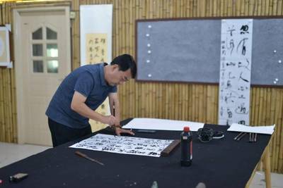 風華百年 藍焰閃耀——蚌埠支隊邀請文化名家開展主題文藝創(chuàng)作
